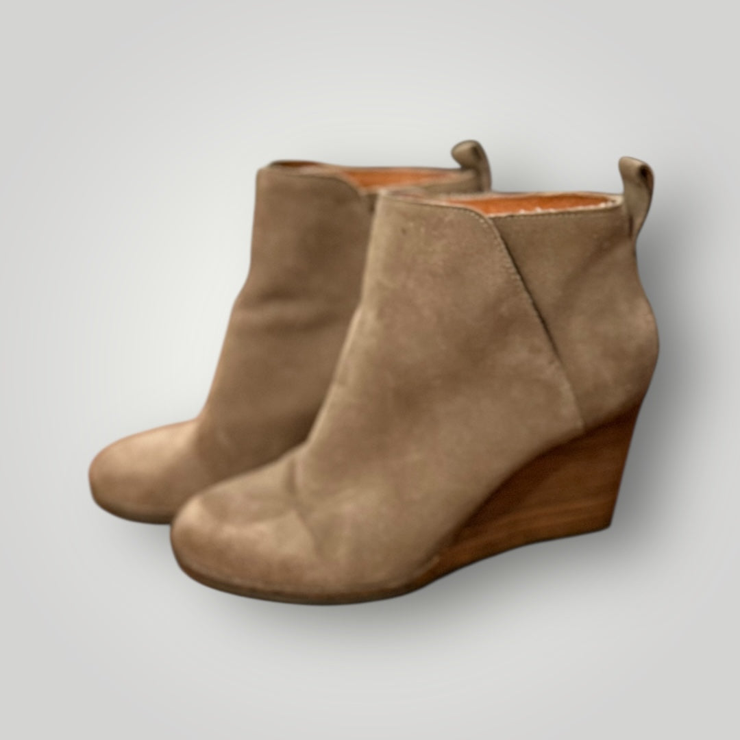 Lucky Wedge Booties Size 8
