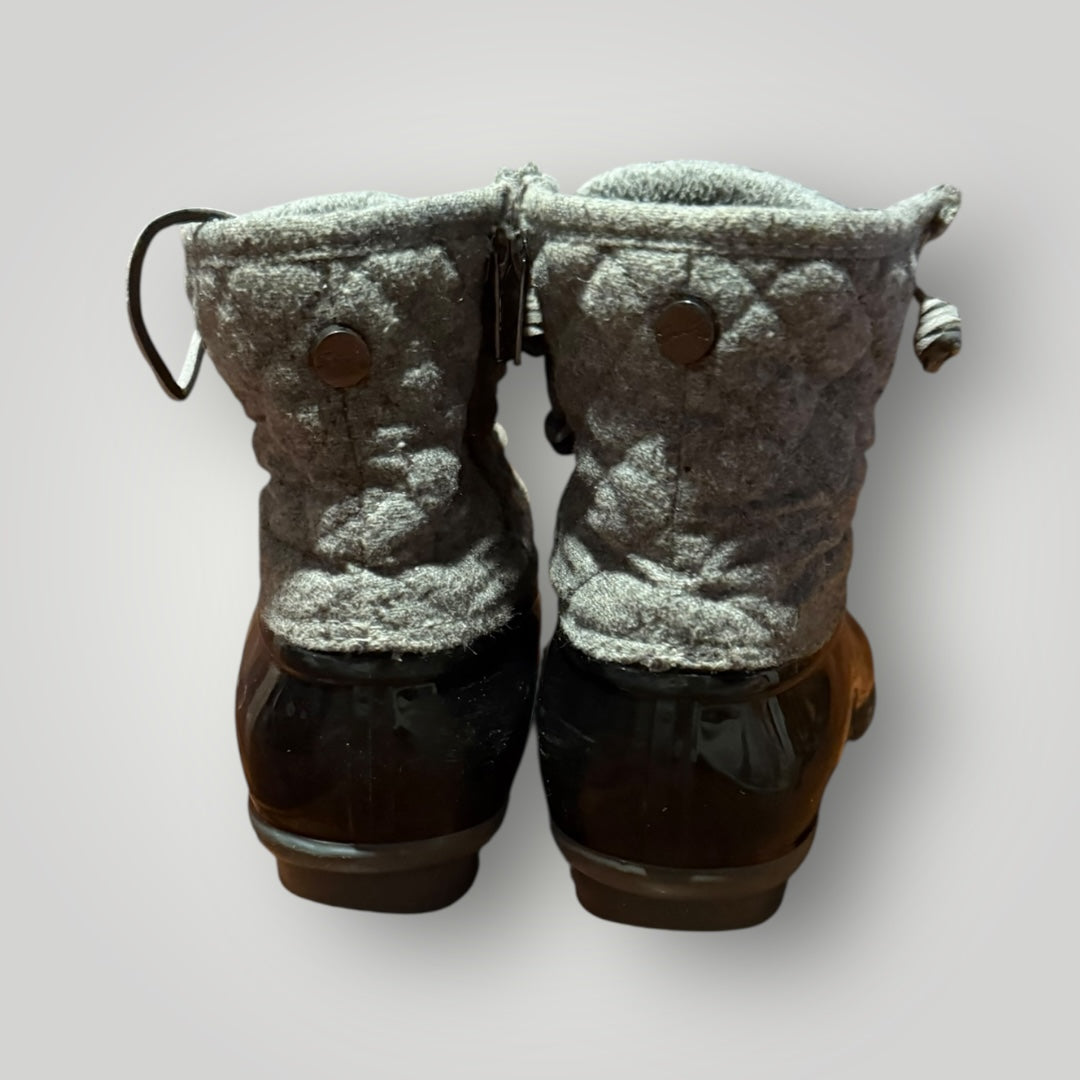 Seven Quilted Gray & Black Duck Boots Size 8