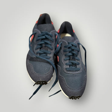 NEW Veja Sneakers Size 7.5