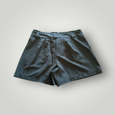 Simply Vera Pleated Black Dress Shorts Size Medium