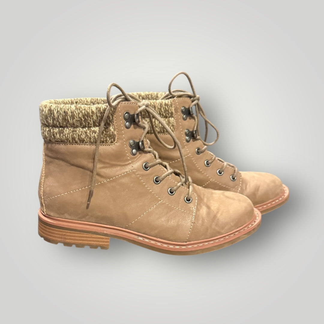 Amore Knit-Cuff Lace-Up Boots Size 8.5