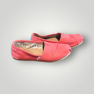 Pink/Coral Toms Classic Canvas Slip-On Flats, 7.5