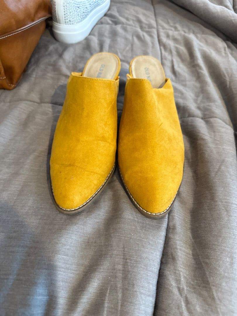Yellow Old Navy Women-Shoes, 9