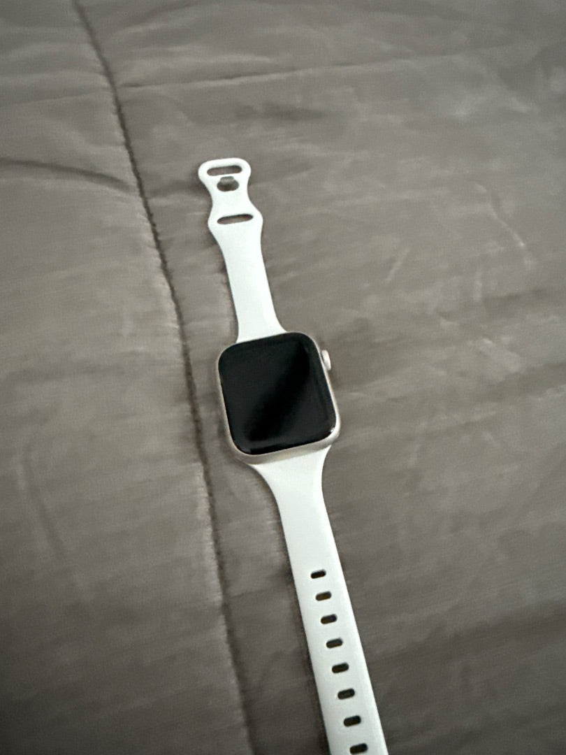 Aluminum Apple Watch Women-Accessories/Purses, Ninth generation