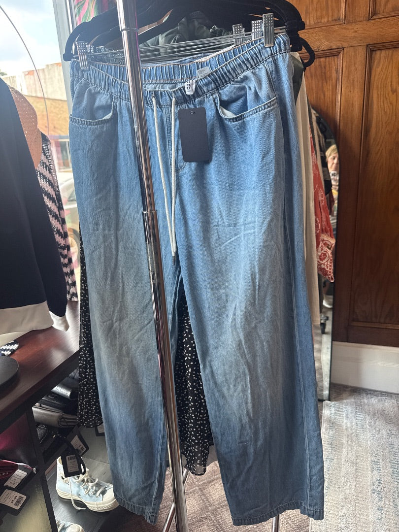 Denim Divided Women-Bottoms, Medium