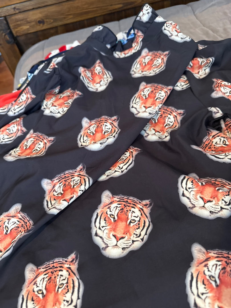 Black Tiger Shirt Women-Tops, Large