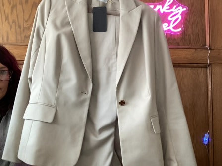 Tan Calvin Klein Outfit, 6