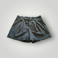 Simply Vera Pleated Black Dress Shorts Size Medium