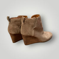 Lucky Wedge Booties Size 8