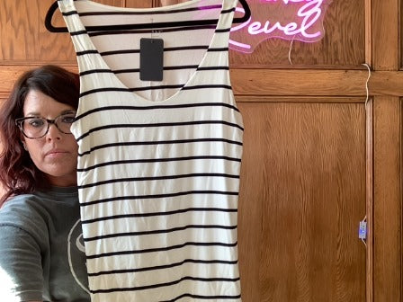 Navy/White a new day tank, Medium