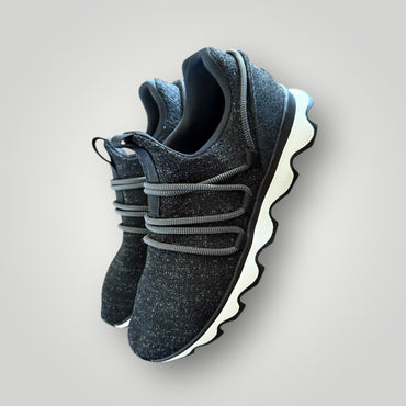 SOREL Kinetic Black Knit Sneakers Size 8 (NEW)