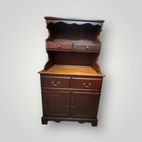 Hutch w/ detachable top