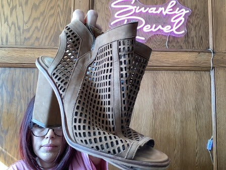 Tan Vince Camuto wedges, 8
