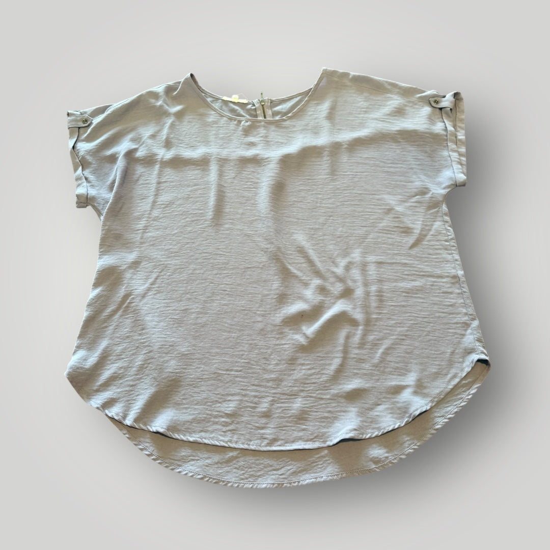 Maurices Soft Lilac ButtonSleeve Blouse Size Large