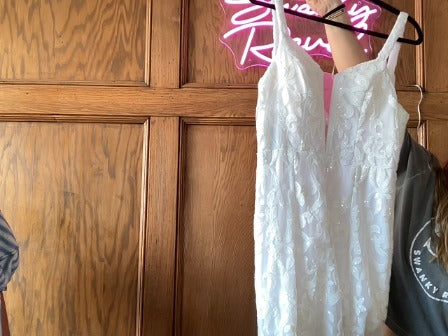 White No Brand dress, 8-china