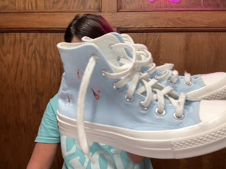 Light Blue converse chucks, 6.5