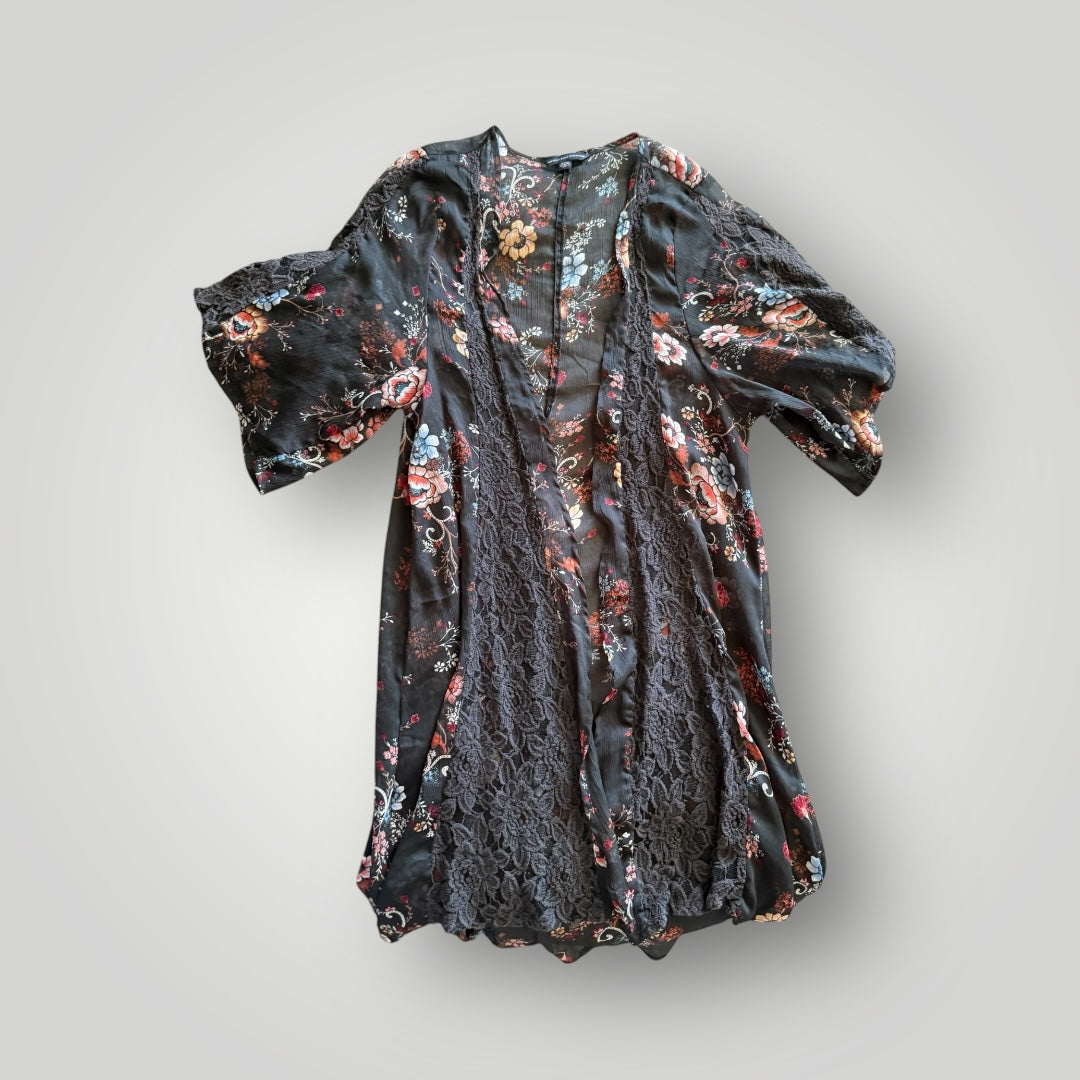 American Eagle Floral Lace Kimono Size Medium