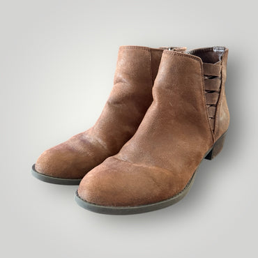 Carlos Booties Size 9