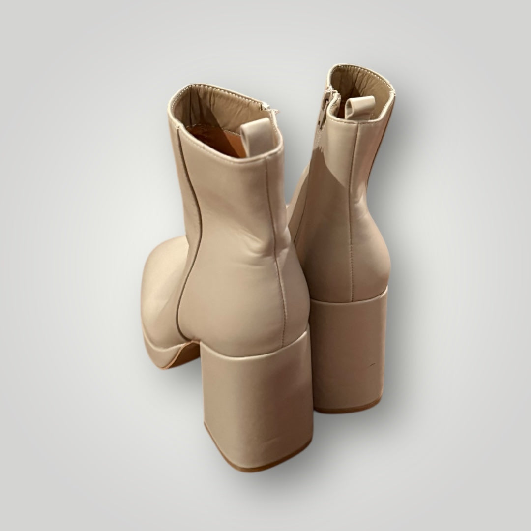 SHU SHOP VALENTINA Boot Size 7.5