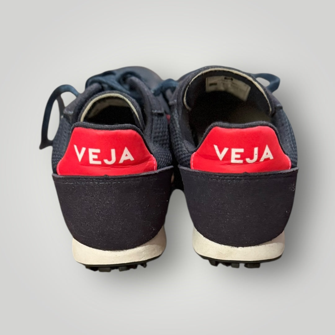NEW Veja Sneakers Size 7.5