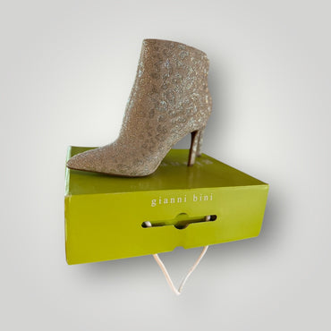 Gianni Bini Boots Size 9