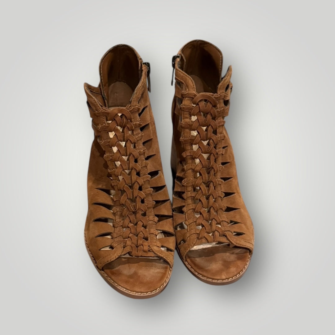 Vince Camuto Ankle Boot Size 7