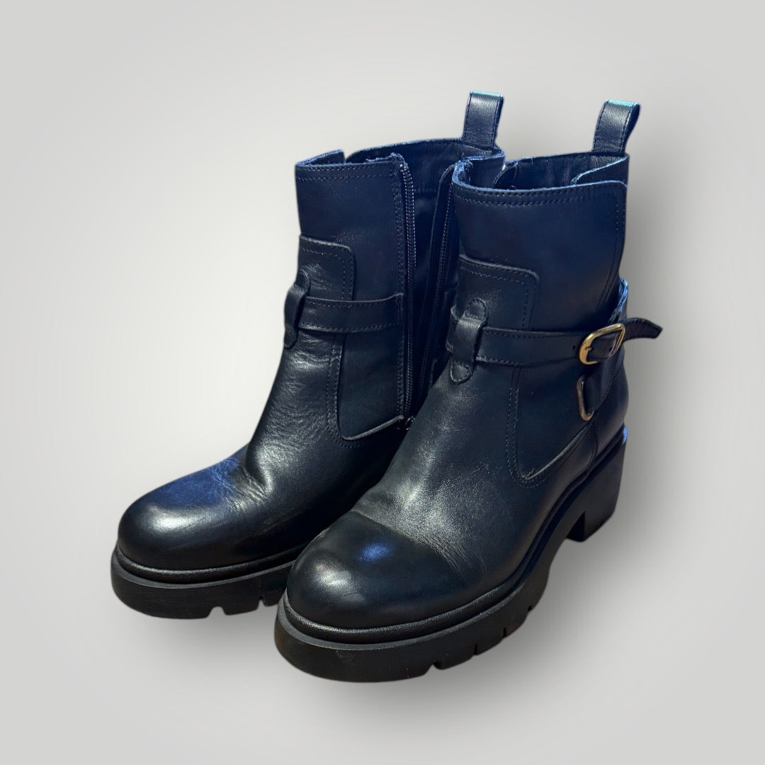 Like NEW-Steve Madden Boots Size 8.5