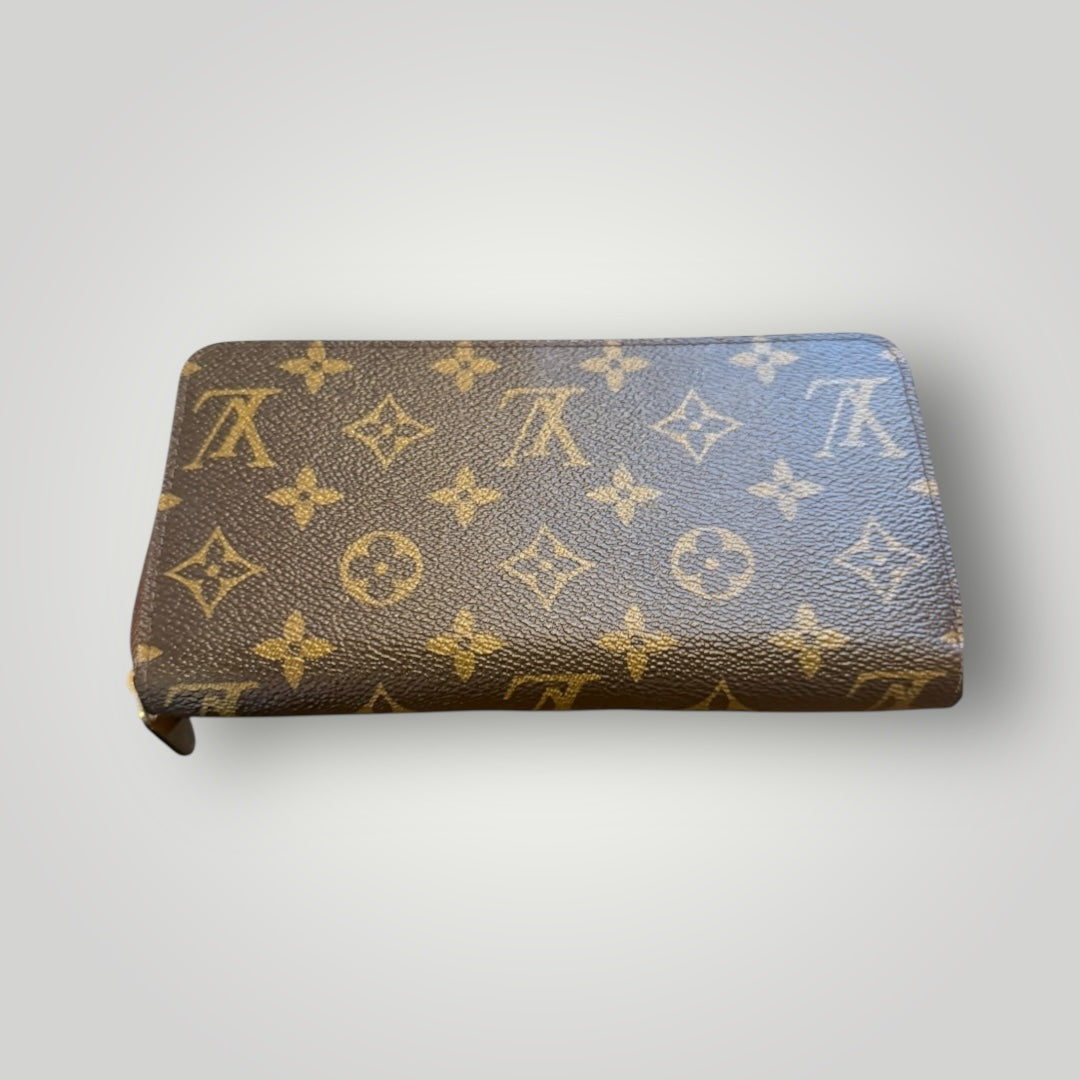 Louis Vuitton Zippy Wallet Monogram Canvas (Authentic) NEW