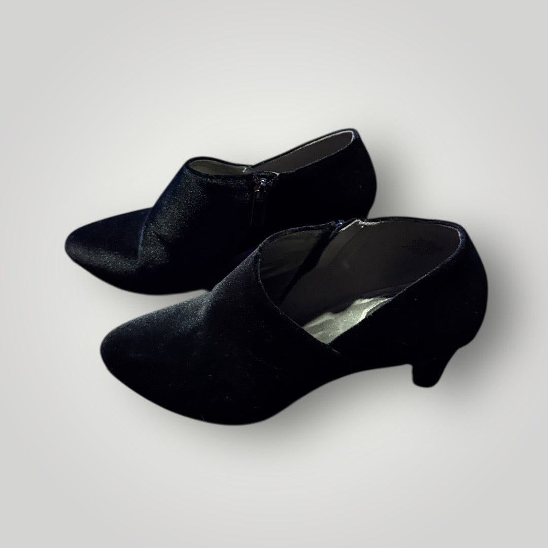 Bandolino Black Suede Kitten Heel Booties