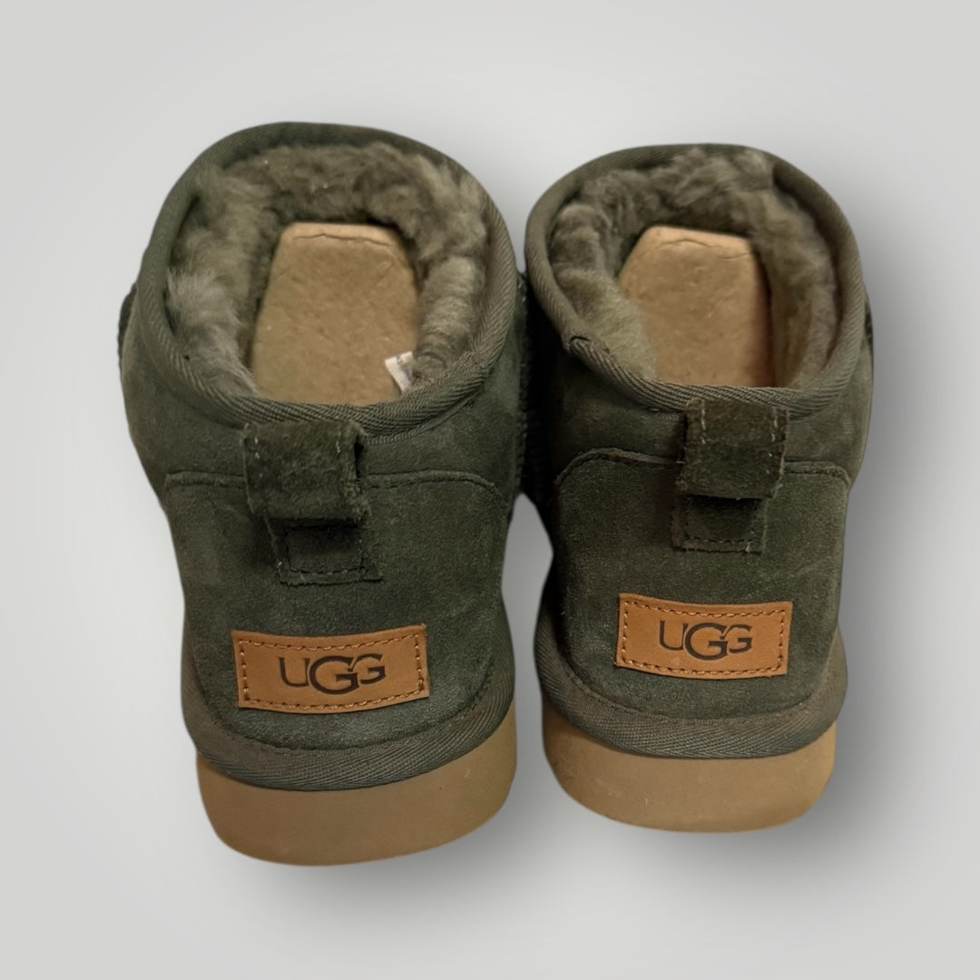 Olive Ugg Women-Tops, 11