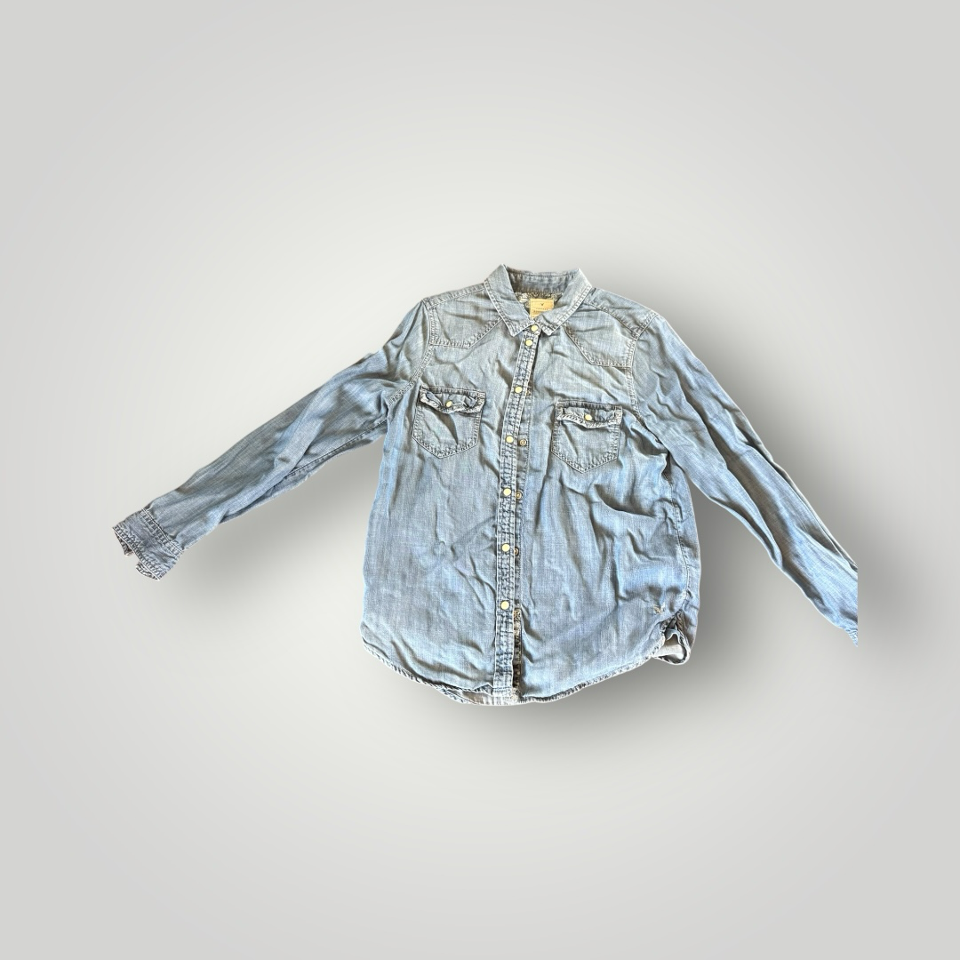 American Eagle Vintage Boyfriend Denim Shirt Size Medium
