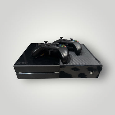 Xbox One with 2 controllers