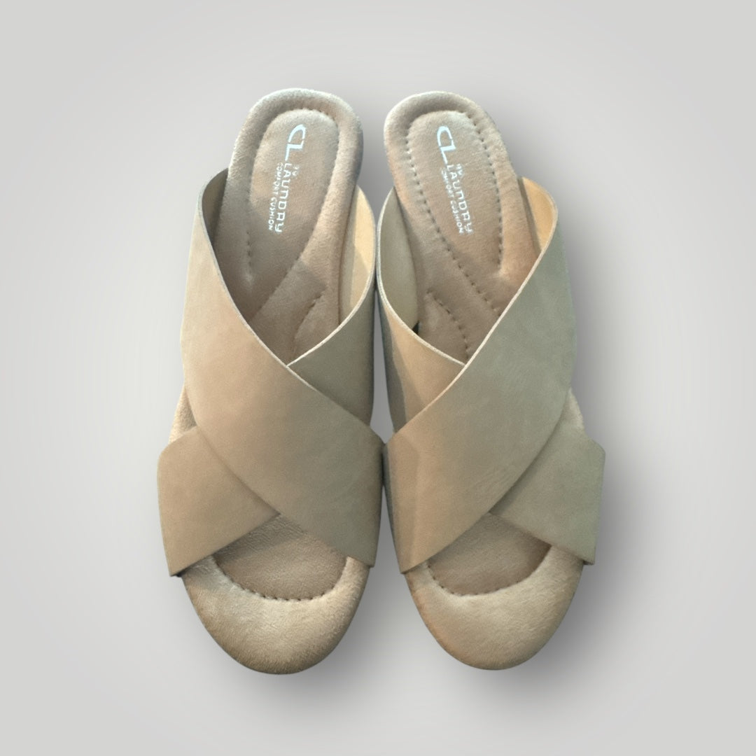 CL Laundry Shoes size 10