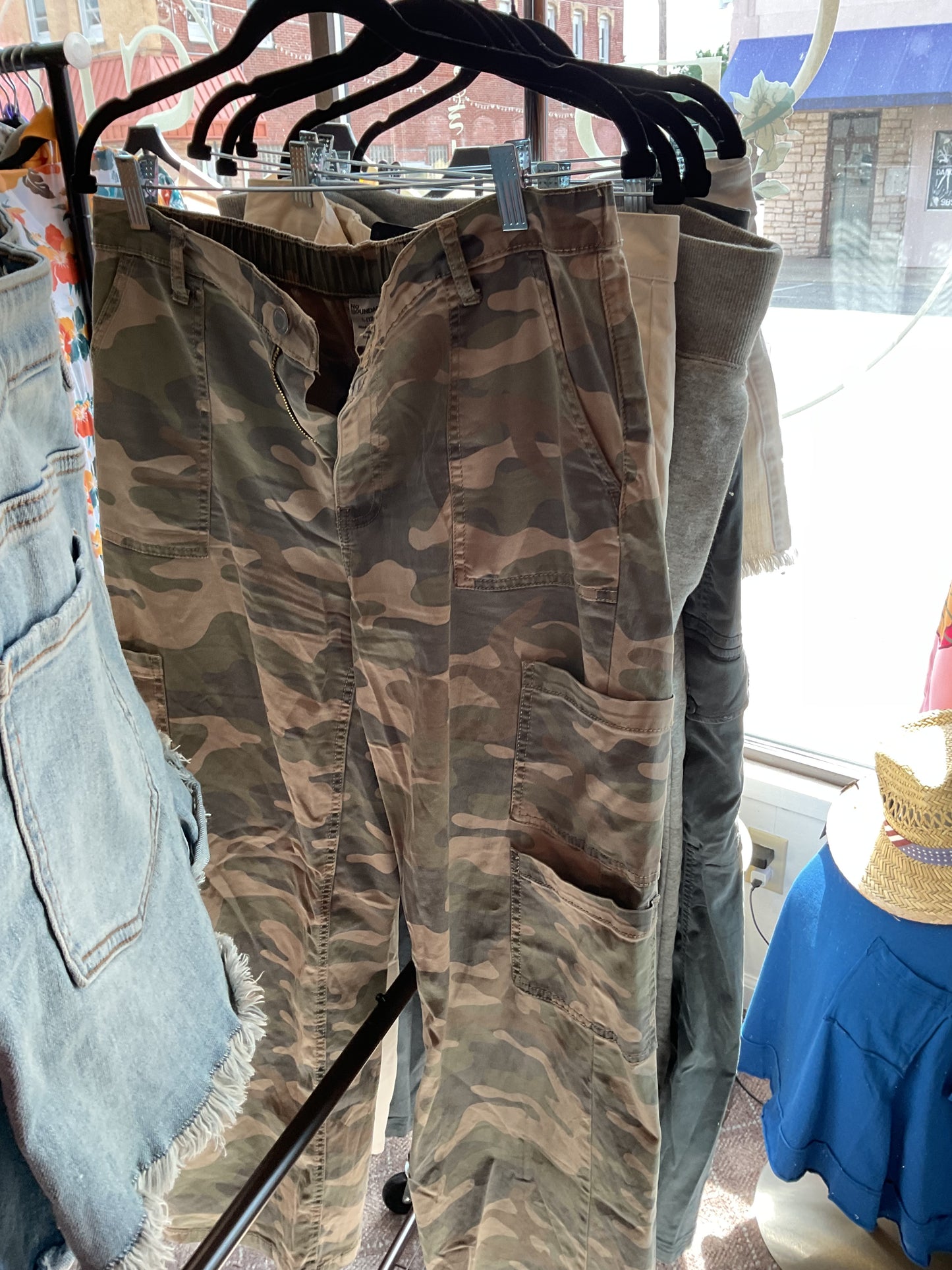 Camo No Boundaries Women-Bottoms, L