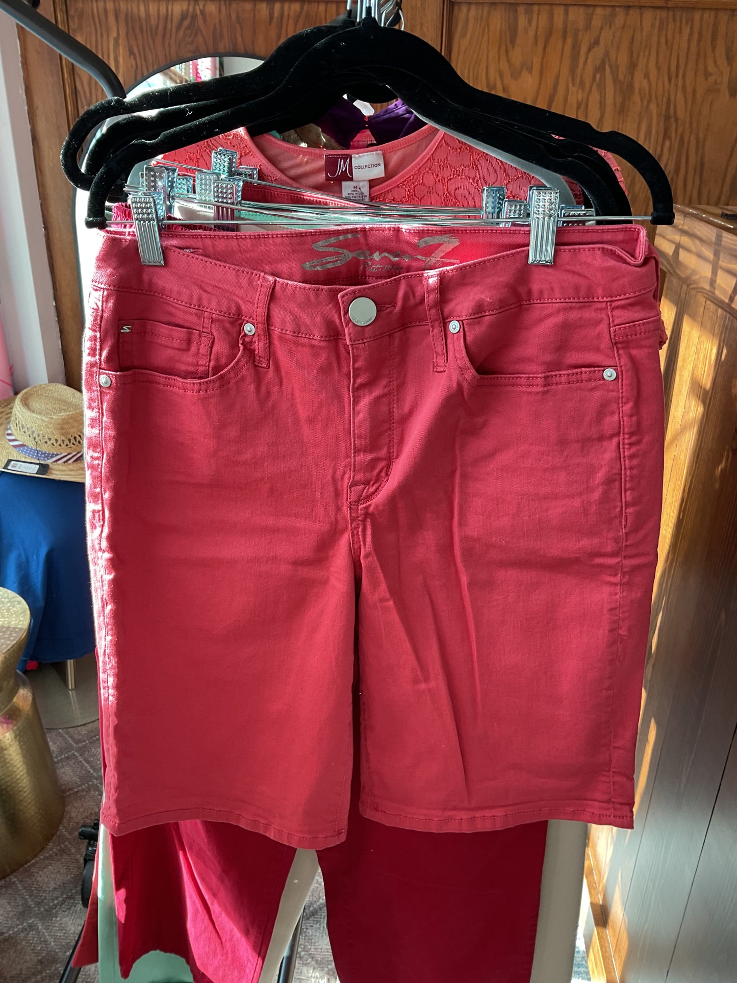 Red Seven Women-shorts, 10