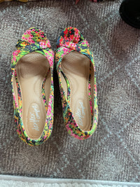 Floral Dexflex comfort Cutout Heeled Sandals, 6