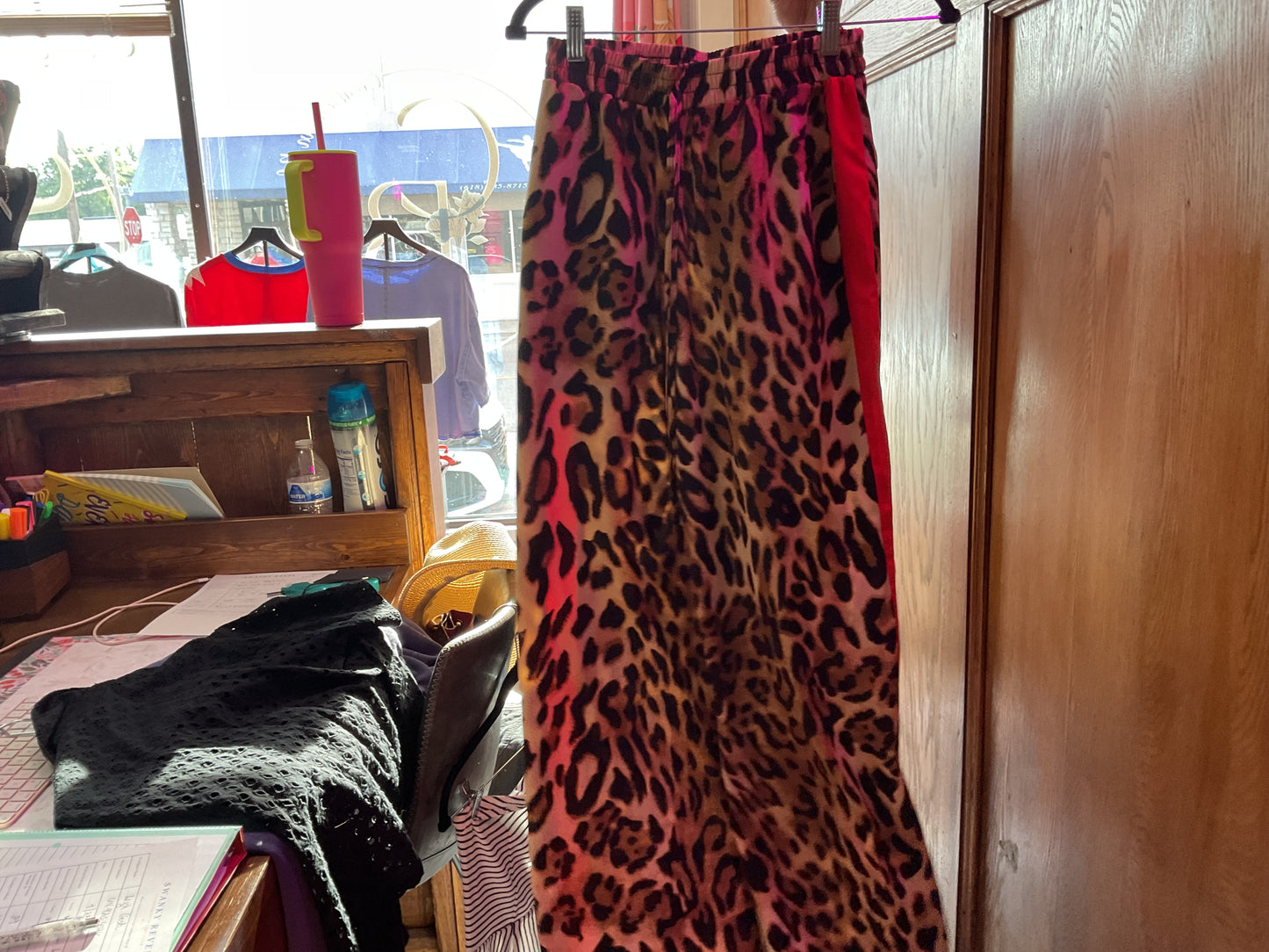 Leopard loose leg Women-Bottoms, Medium