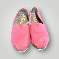 Pink/Coral Toms Classic Canvas Slip-On Flats, 7.5