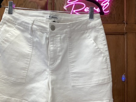 White d.jeans shorts, M