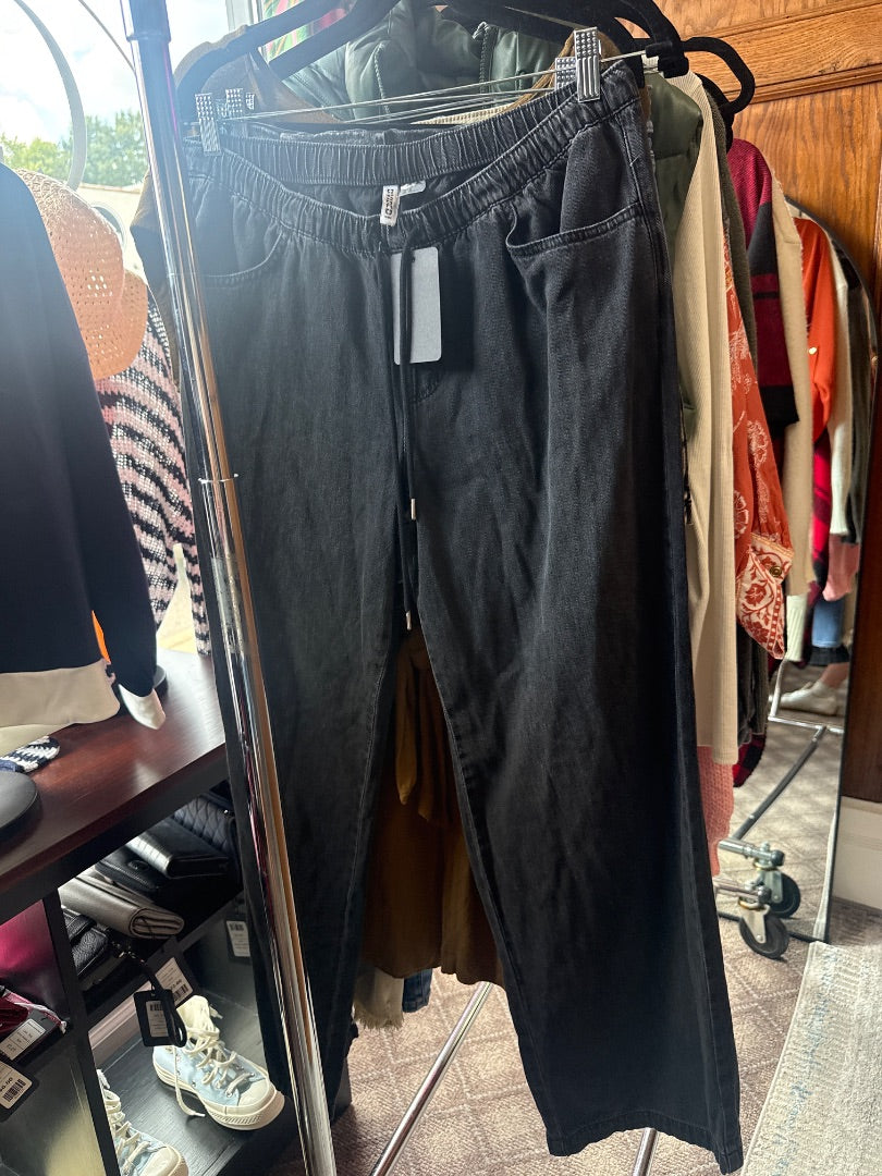 Black Divided Women-Bottoms, Medium