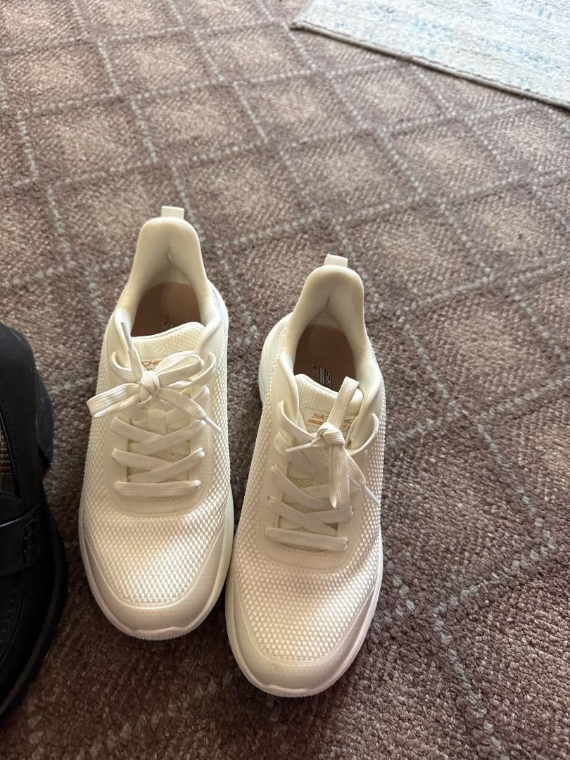 White Skechers Women-Shoes, 7.5