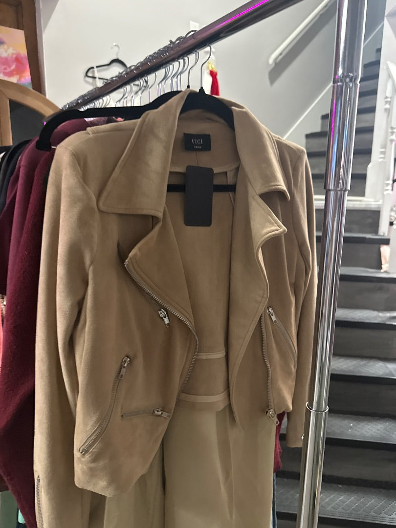 Tan Vici Women-Outerwear, Small