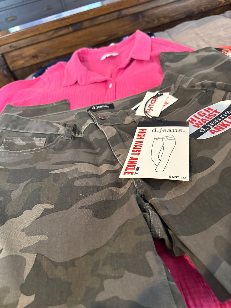 Camo D Jeans Women-Bottoms, 10