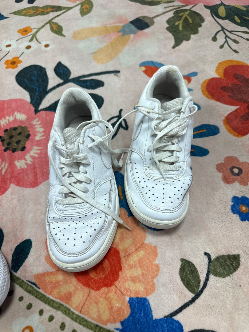 White Nike Women-Shoes, 9