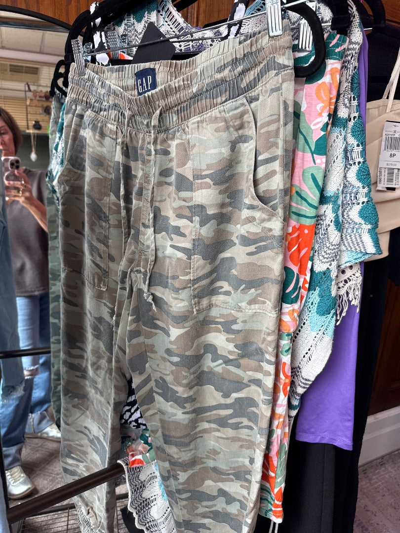 Camo GAP Women-Bottoms, Small