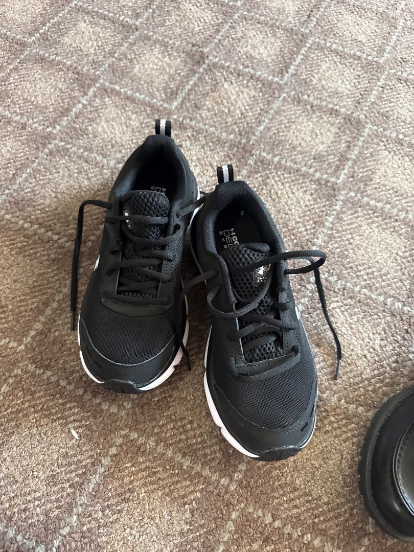 Black Under Armour Women-Shoes, 7