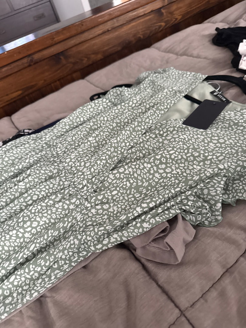 Green/White BTFBM Women-Tops, Medium
