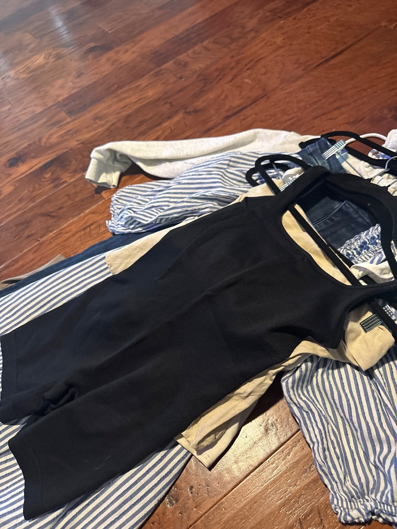 Black No Brand Outfit, Small