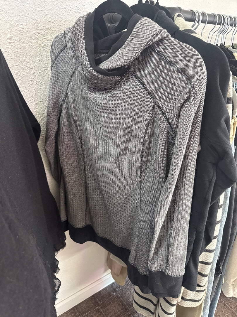 Black Lululemon Women-Tops, Small