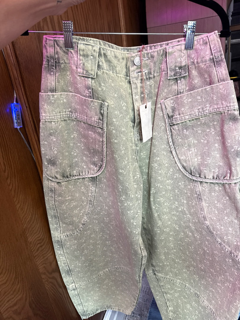 Green Easel Women-Bottoms, Small